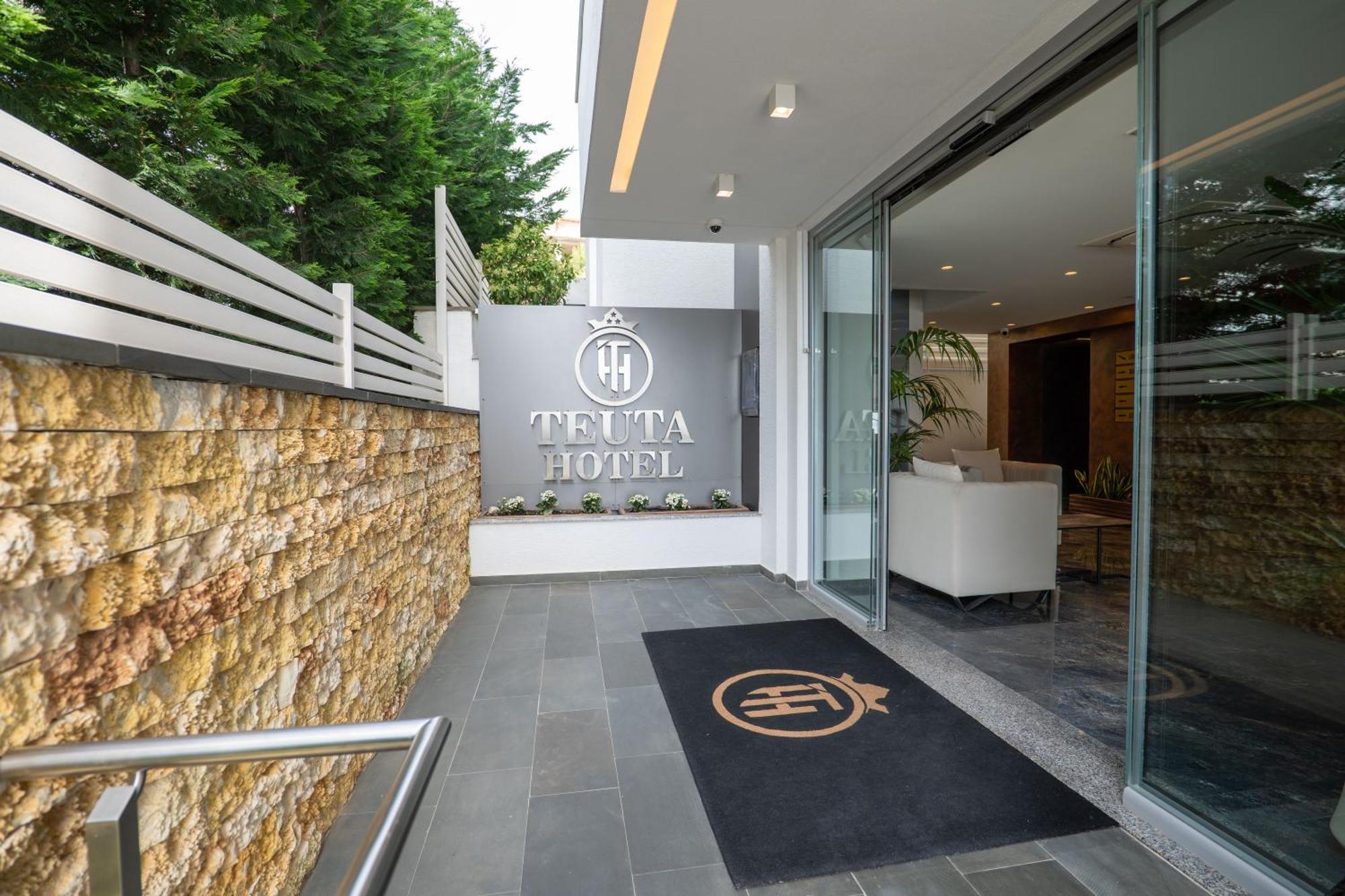 Hotel Teuta 4*