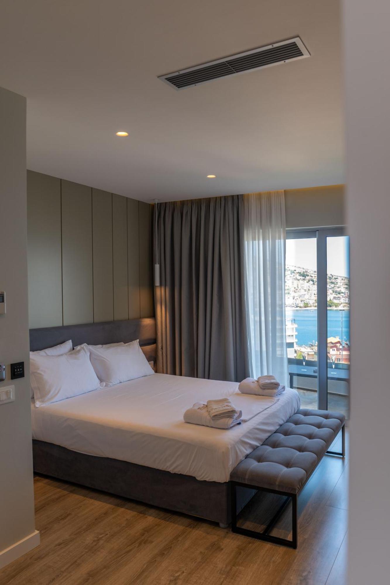 Hotel Teuta 4*