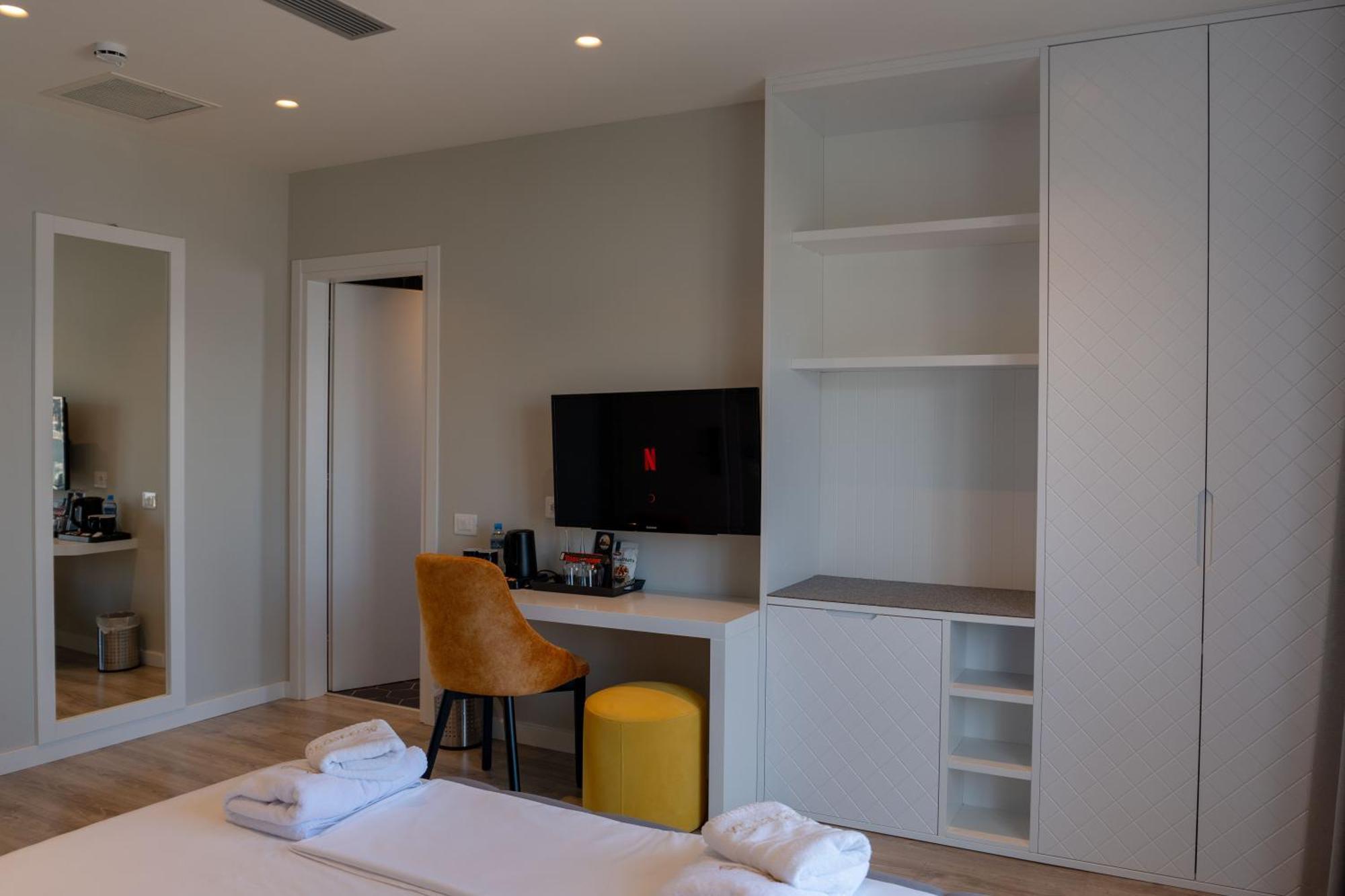 Teuta Hotel 4*